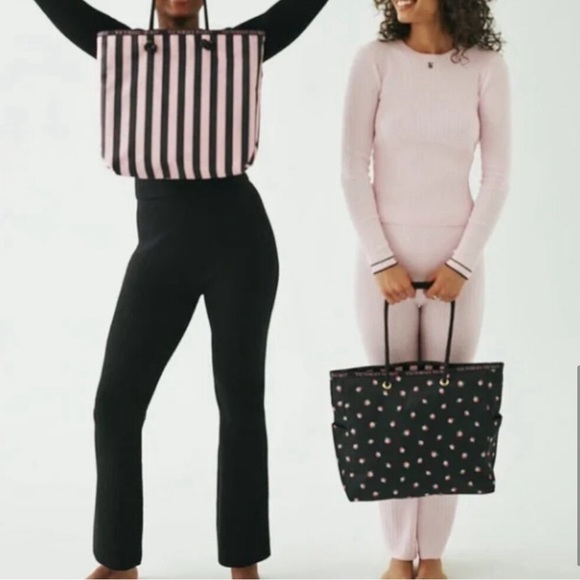 VS REVERSABLE TOTE BAG (STRIPED/ROSES) - Picture 3 of 4